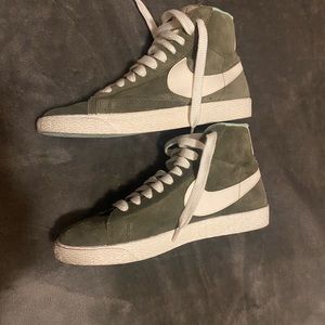 NWOT Nike blazers